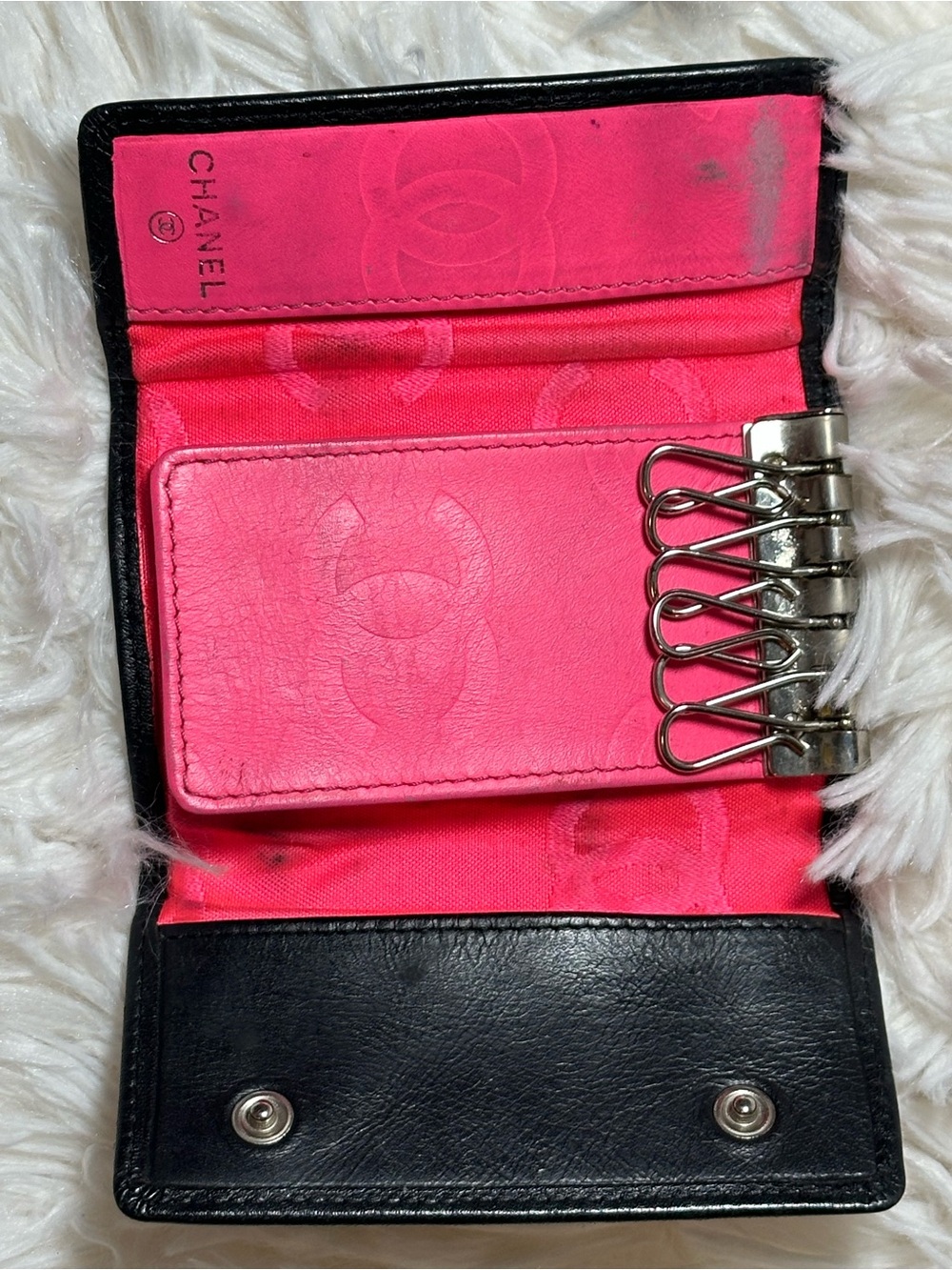 CHANEL Cambon Black Quilted Leather Key Holder with CC Logo - Picture 3 of 5